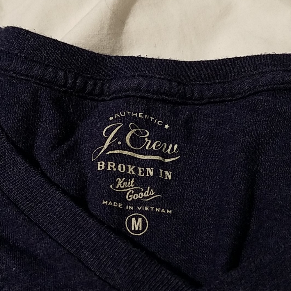 J. Crew Broken In knit goods v neck tee Medium🌶